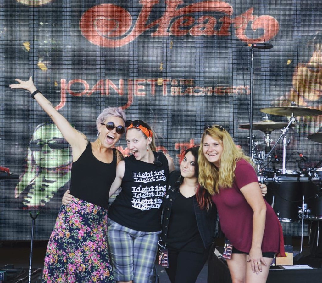 anie-and-others-all-girl-lighting-team